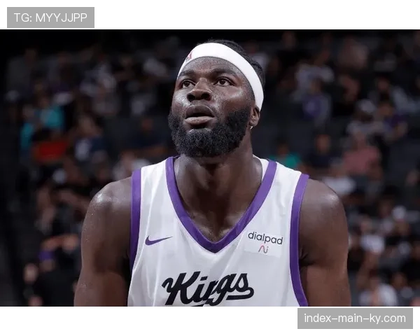 杰伦·约翰逊26+12统治内线 攻防两端全面贡献